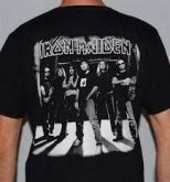 Camiseta do Iron Maiden c estampa nas costas