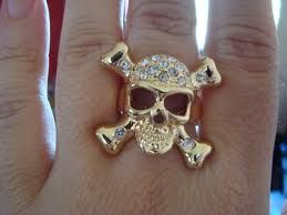 Anel de caveira Dourado com estrass